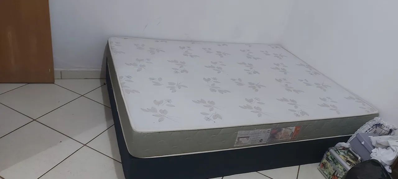 Colchão casal box. 