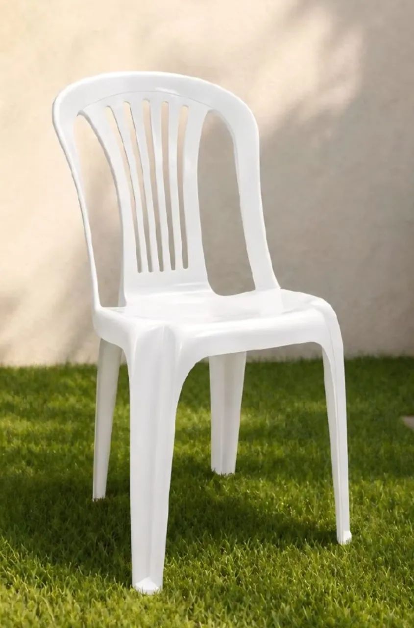 Conjunto de Mesas e Cadeiras Plásticas