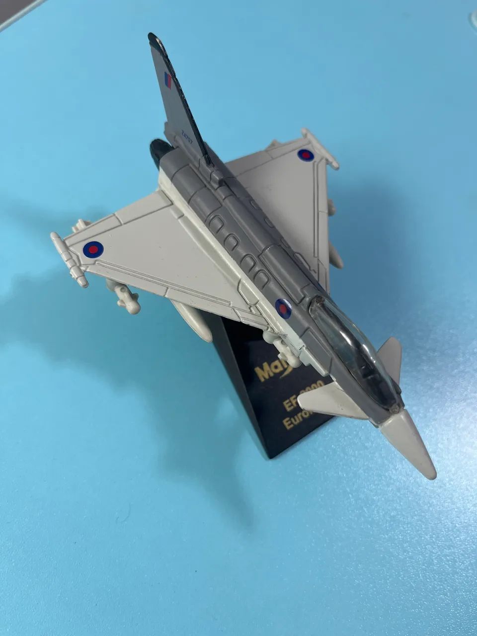Máquinas Voadoras - Miniatura EF-2000 Eurofighter Typhoon - Foto 2
