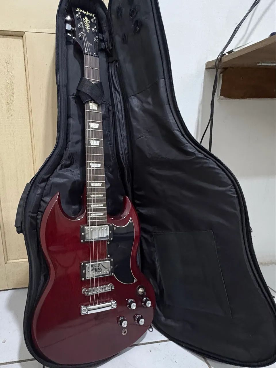 Guitarra SG Strinberg 