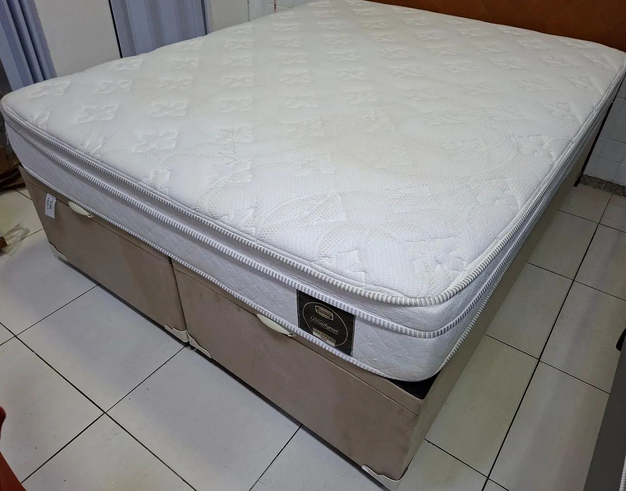 Cama Queen Size, Simmons, Baú - ENTREGA GRÁTIS