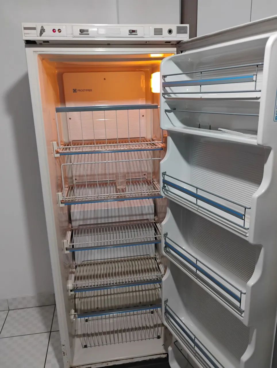 Freezer vertical Brastemp 310L.  - Foto 2