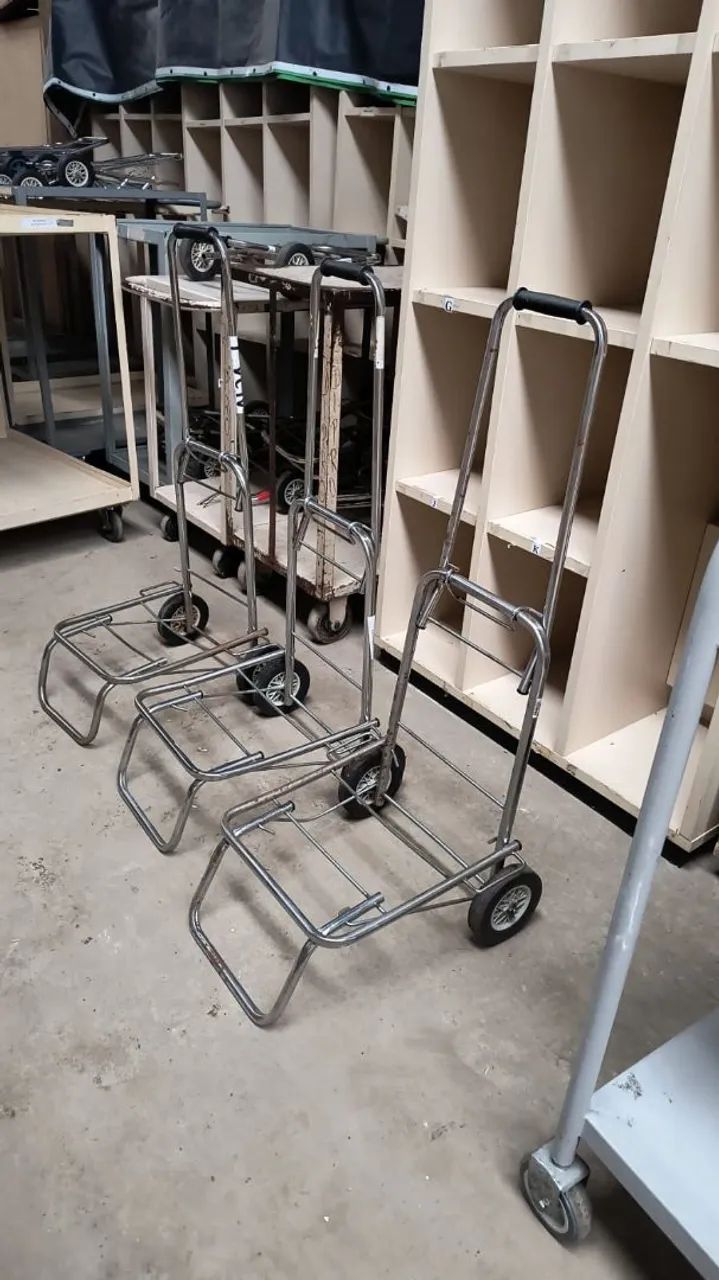 Vendo 10 Carrinhos De Carga <br>ZAP *<br>Valor A Partir De 150,00 Reais Cada Carrinho - Foto 2