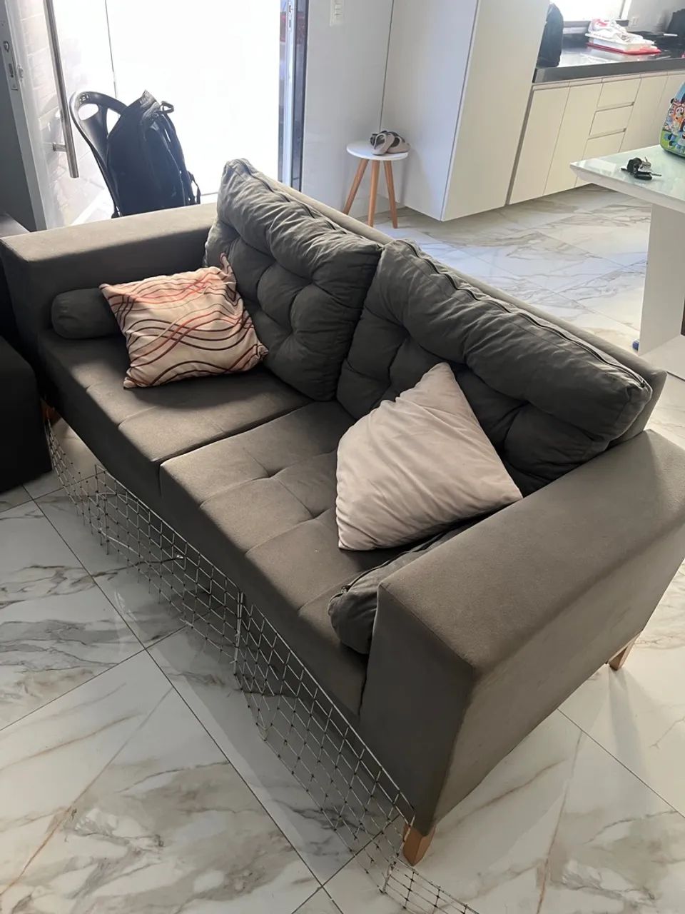 VENDO SOFÁ 3 LUGARES EM ÓTIMO ESTADO 