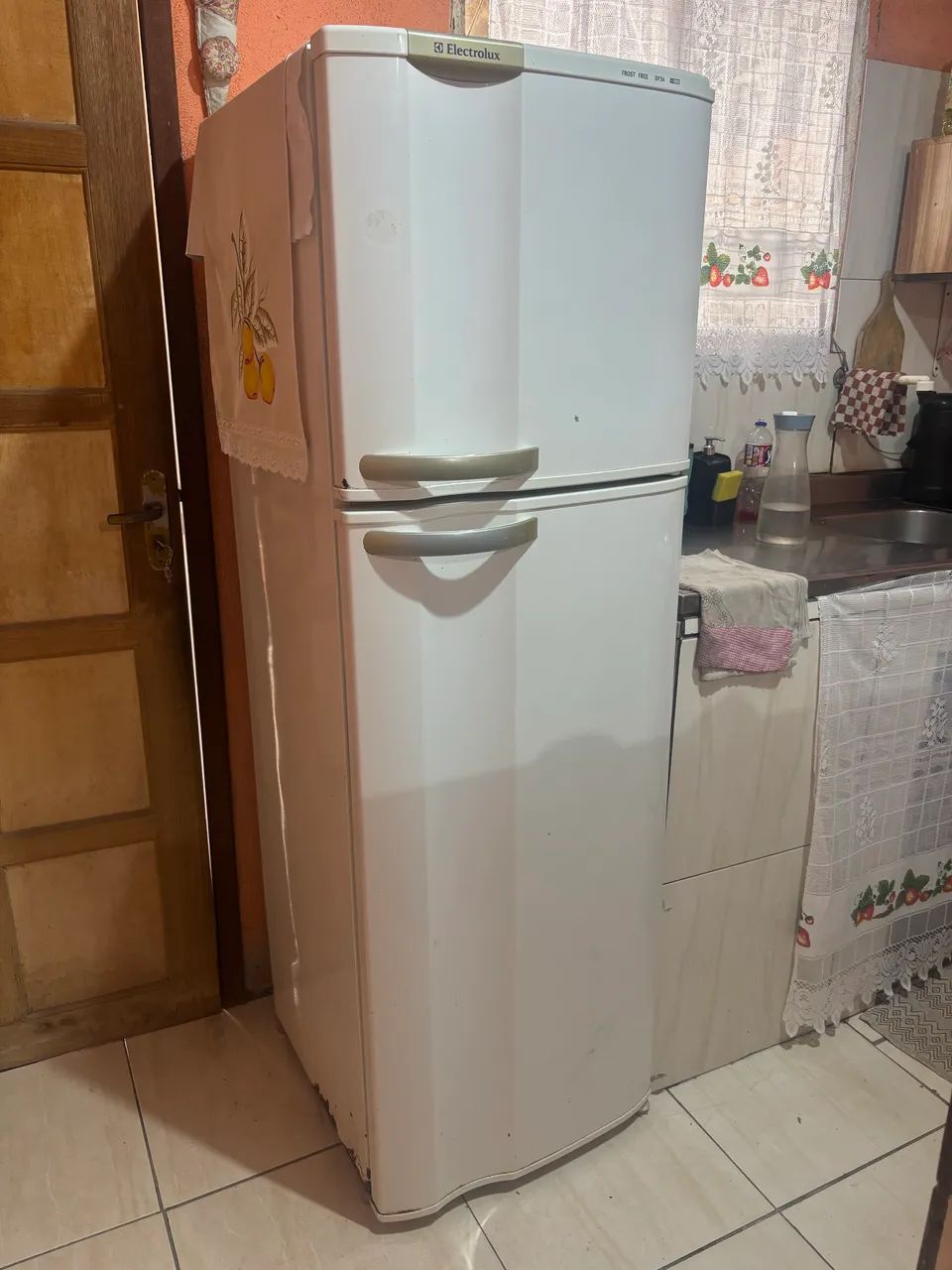 Vendo Geladeira Eletrolux  - Foto 2