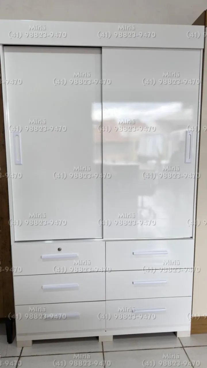 GUARDA-ROUPA MODERNO COM 2 PORTAS DE CORRER ?