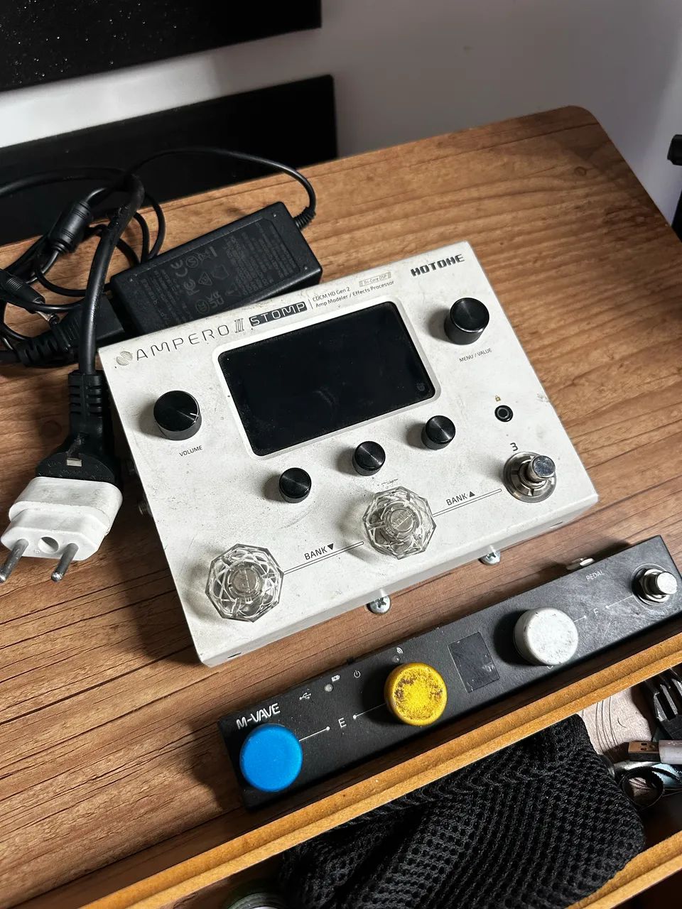 Hotone AMPERO Stomp 2 + MIDI Chocolate - Instrumentos musicais