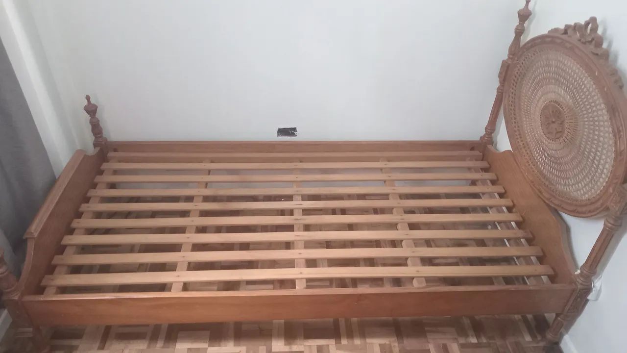 Cama solteiro Antiga em Ótimo estado  - Foto 3