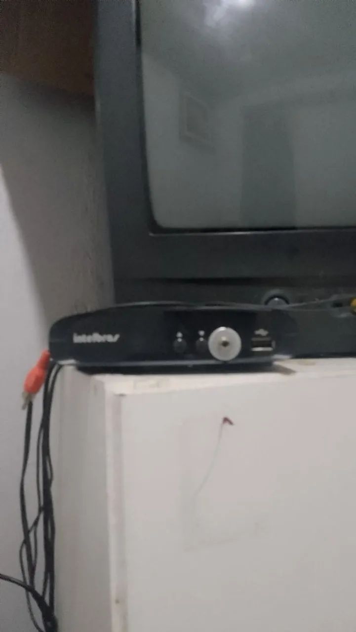 Tv 21 polegadas com conversor digital e antena funcionando perfeitamente 