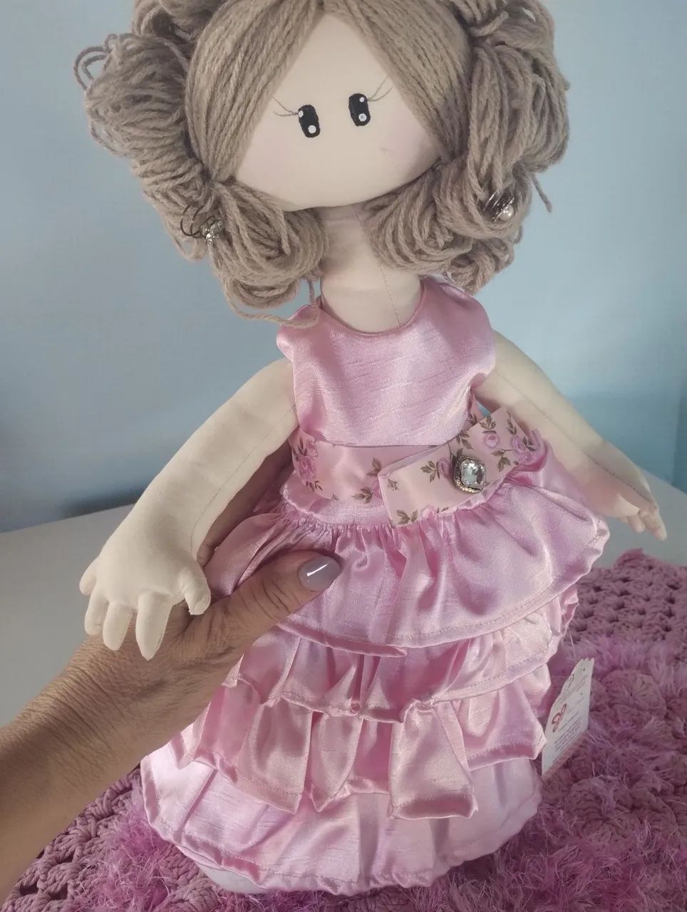 Boneca de pano exclusiva do Maluketta Ateliê. Mede 50 cm. - Foto 2
