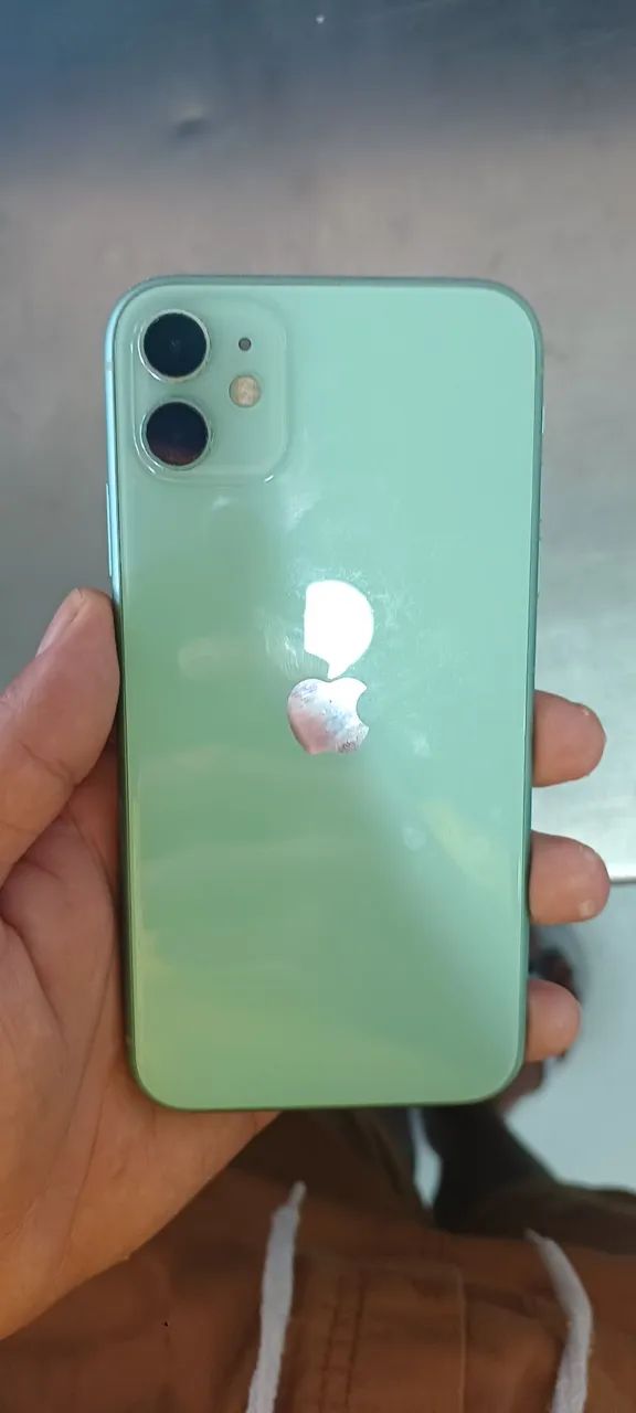 IPhone 11 verde - Foto 2