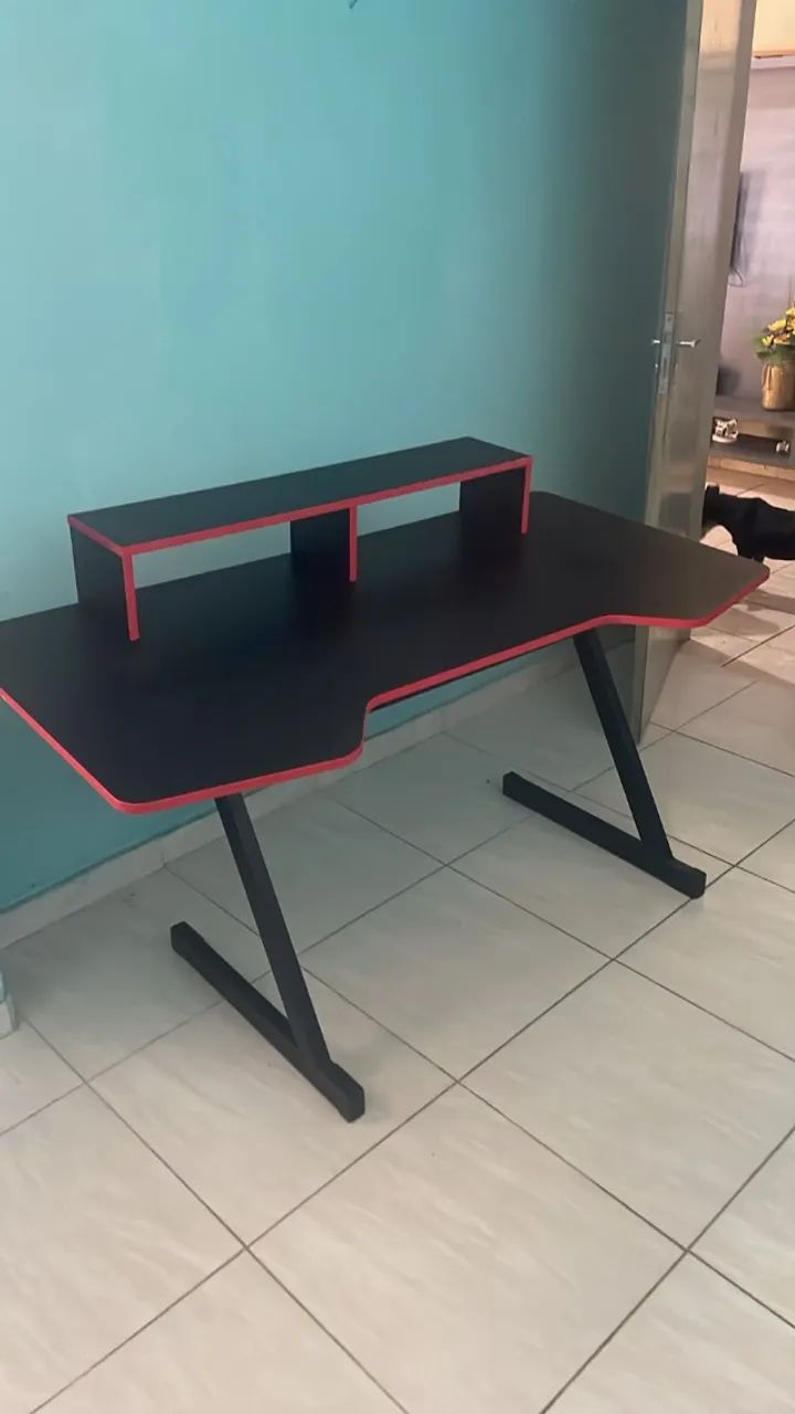 Vendo mesa / escrivaninha para computador  - Foto 2