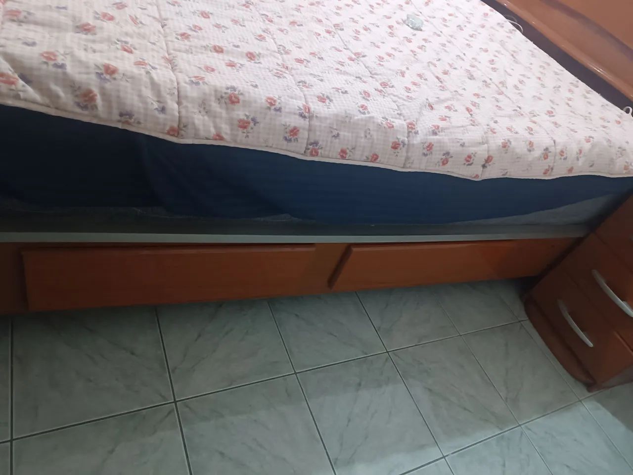 Cama casal com criados mudos - Foto 2