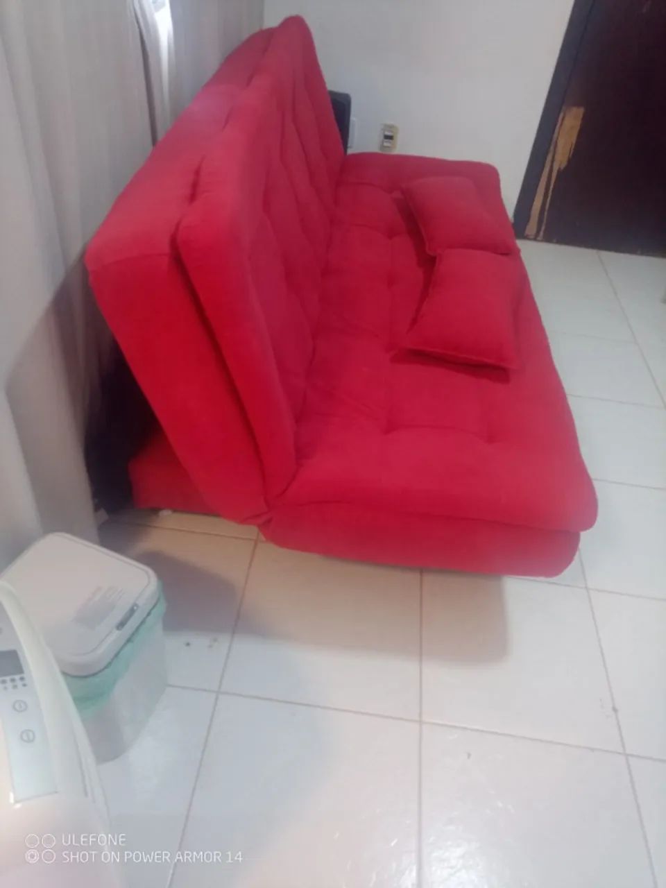 Sofá cama casal vermelho com almofadas - Foto 3