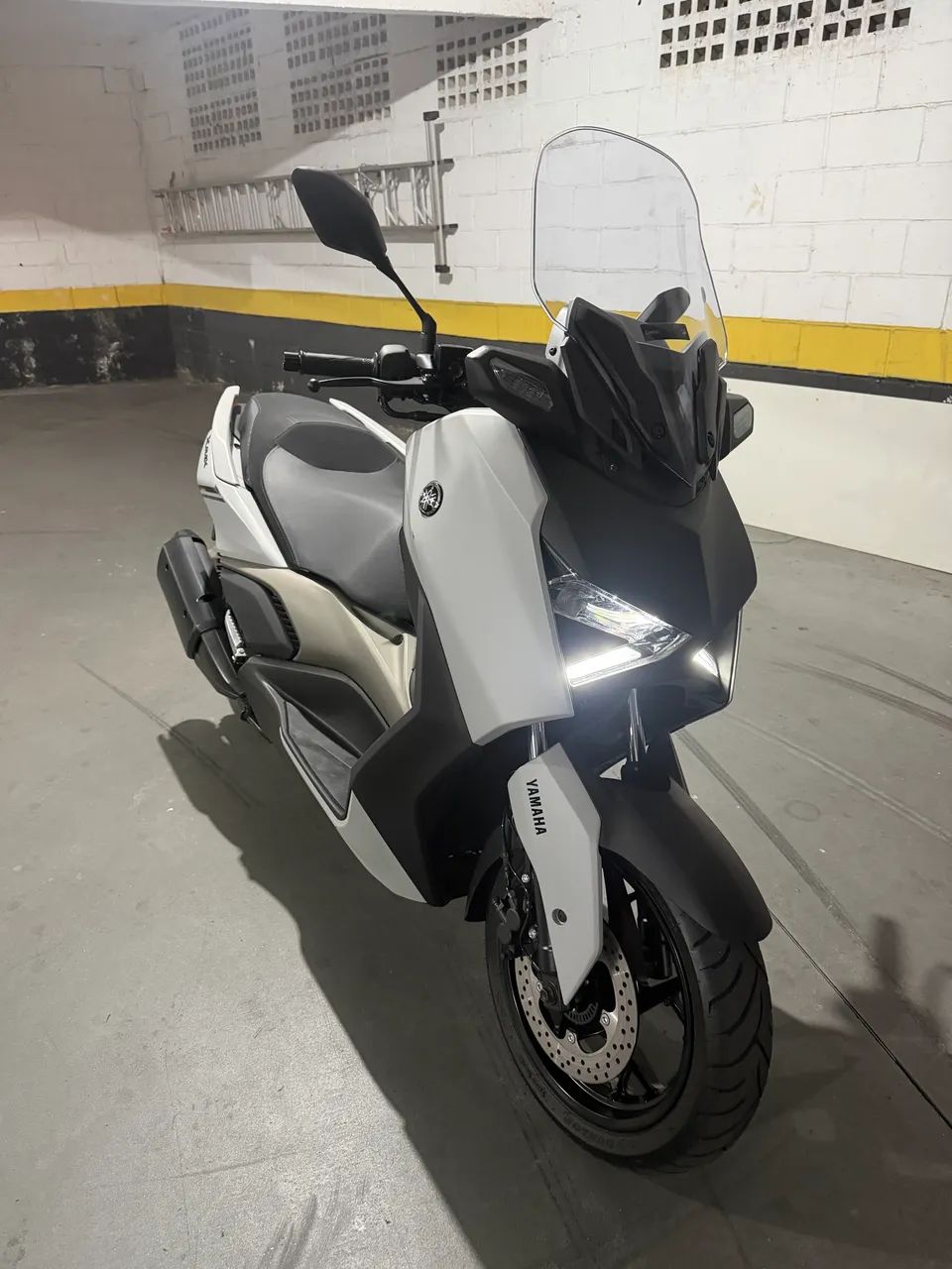 X Max 2025 - Foto 3