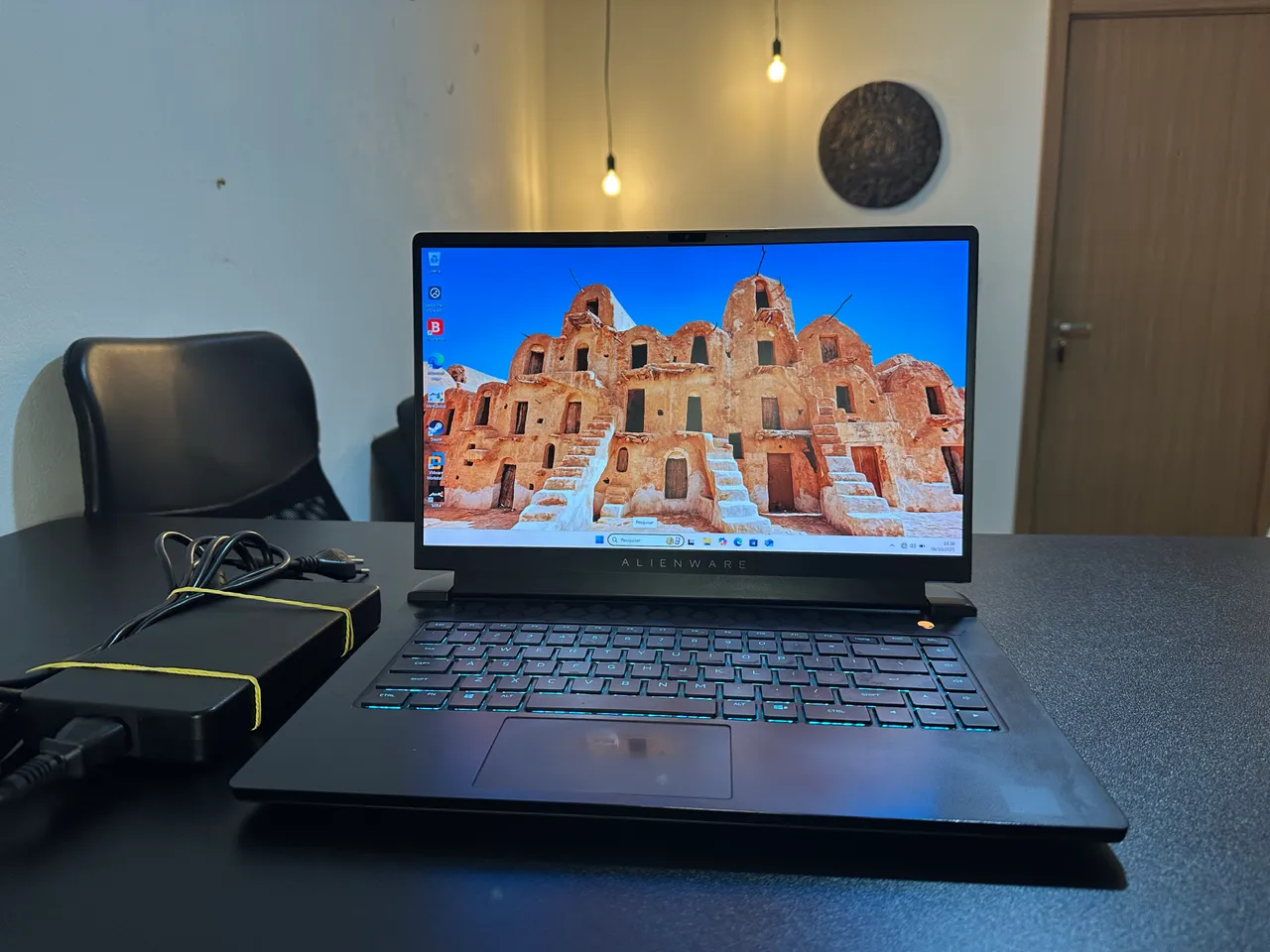 MacBook Pro 13, 2020, Intel i5, 16GB RAM, 256GB SSD - Notebooks