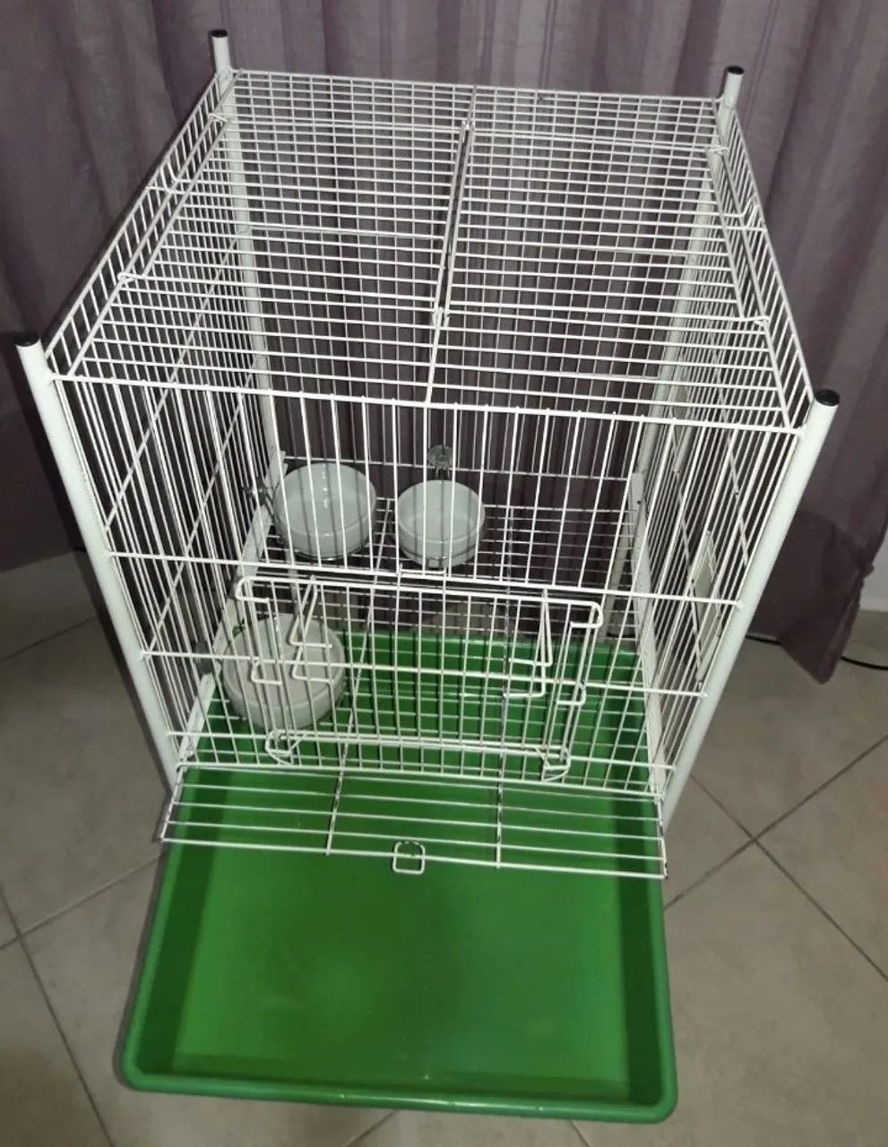 Gaiola grande com rodinhas para passaros .