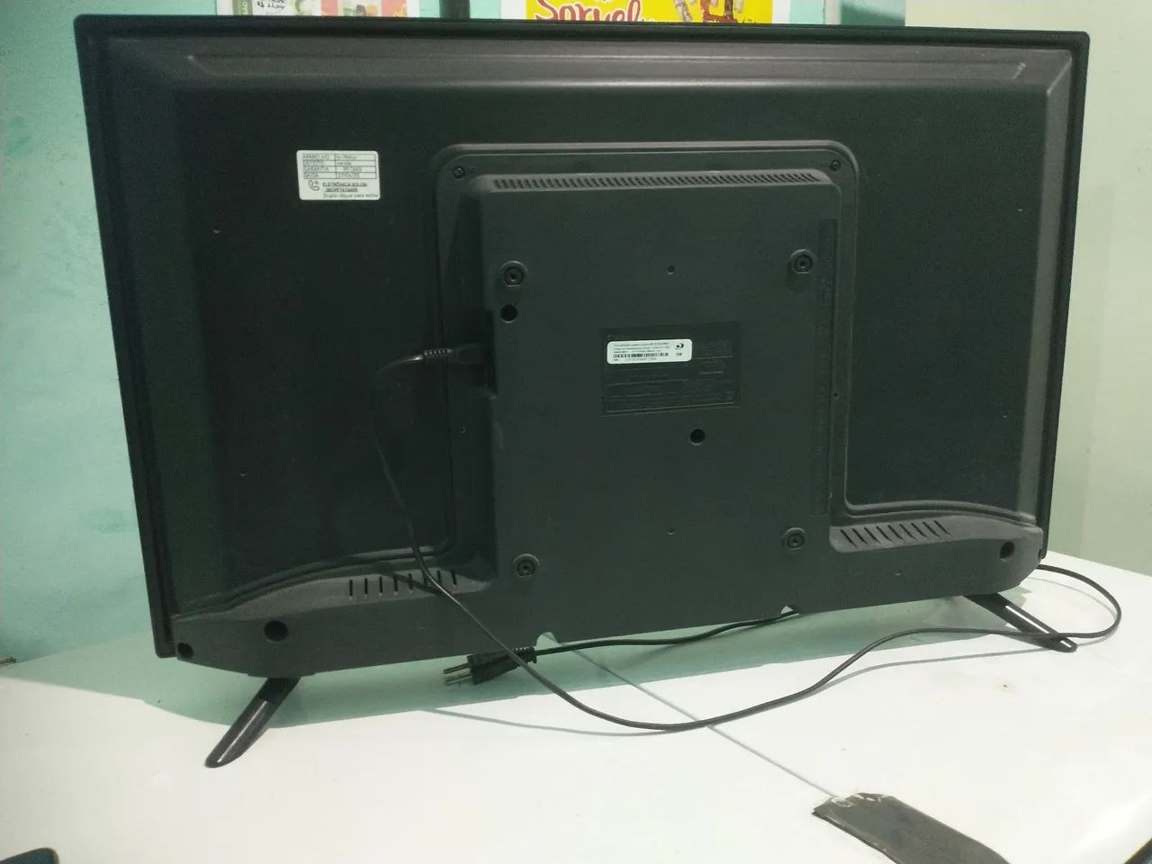 Tv 32 polegadas com defeito na tela pra aproveitar peças  - Foto 3