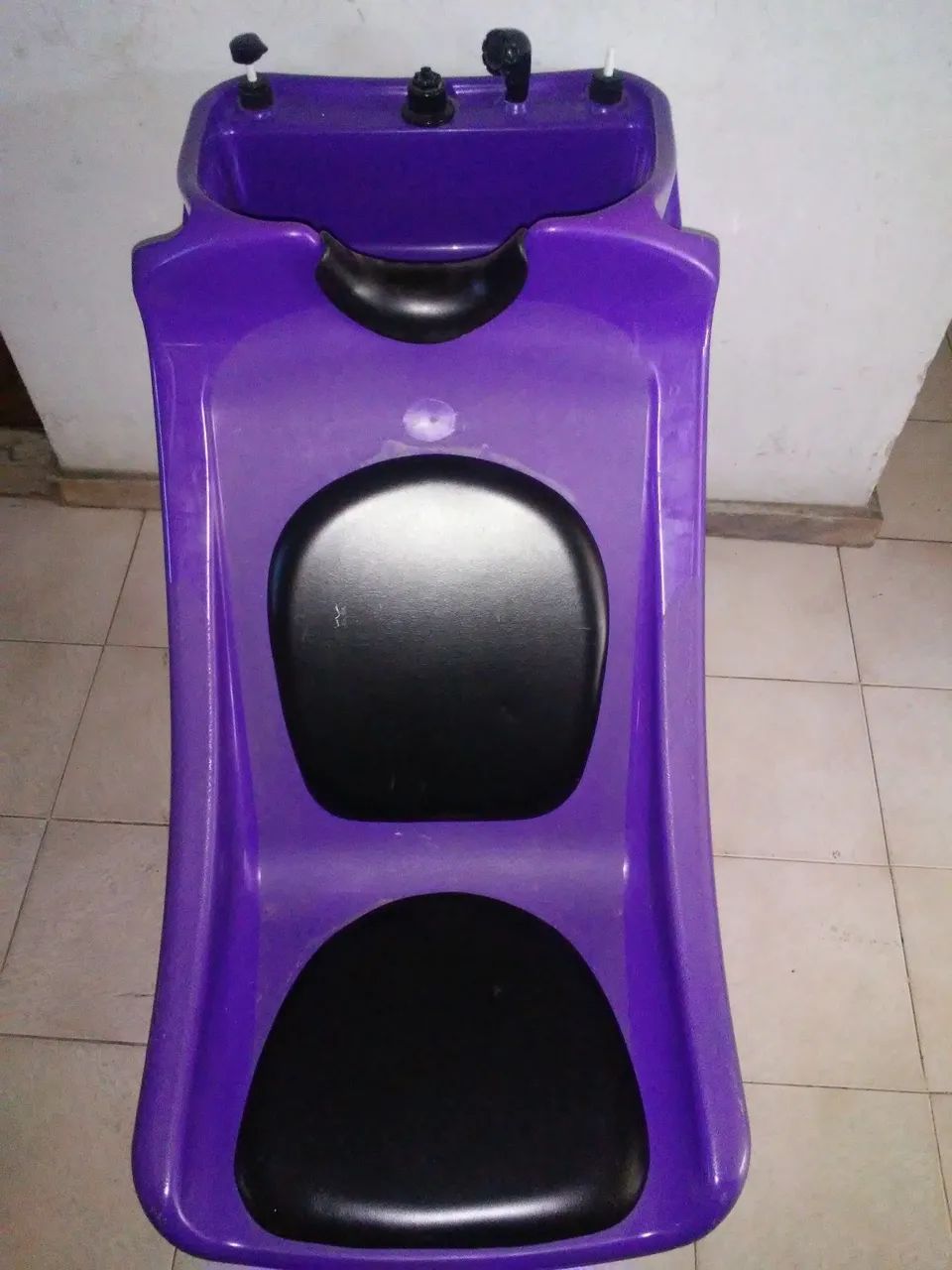 Selling semi-new sink