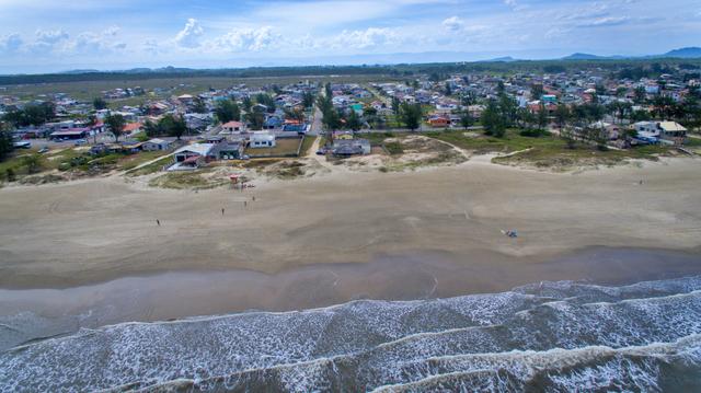 Casa pé na areia da praia - Foto 17