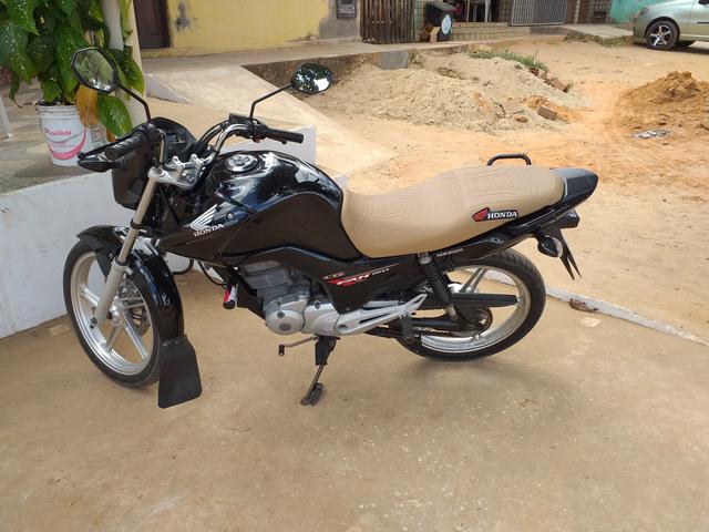 Vendo ou troco moto todo perfeita fan 150 - Foto 2