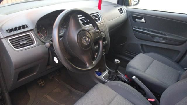 VW Fox Preto 1.0 Flex 5P Ar Hidráulica Som - Foto 4