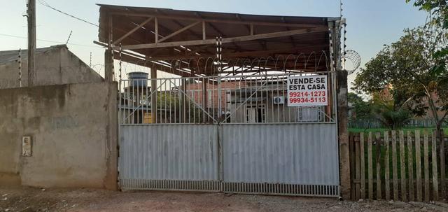 Vende-se uma casa no bairro santa helena