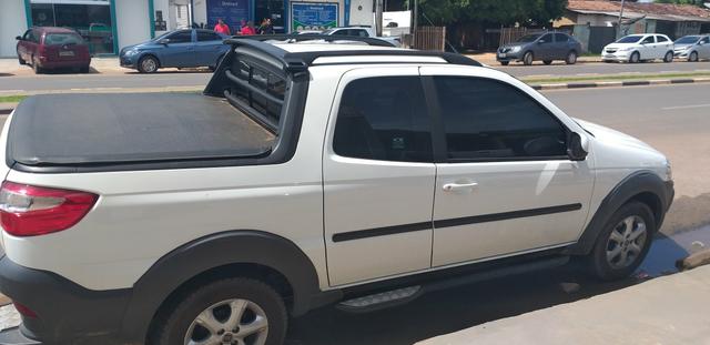 Vendo strad bem conservada carro de mulher