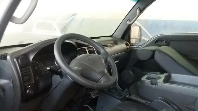 Kia Bongo 2.500 com bau e frio carro barato - Foto 3