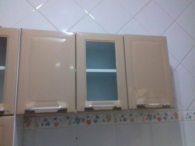 Armário de cozinha e geladeira frost free - Foto 2