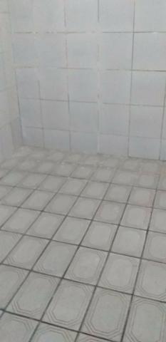 Aluga-se uma casa grande com garagem - Foto 8