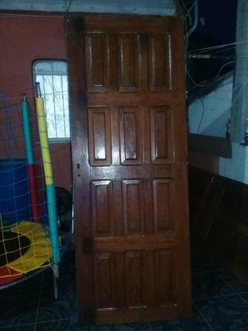 Estou vendendo uma porta e brinquedo castelo dá Barbie - Foto 2