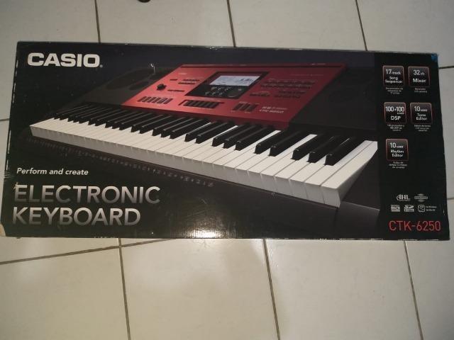 Teclado Eletrônico Casio Ctk-6250 61 Teclas 210 Ritmos - Foto 6