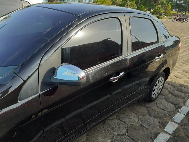 Vende se um Siena 2014 R$ 24.000,00