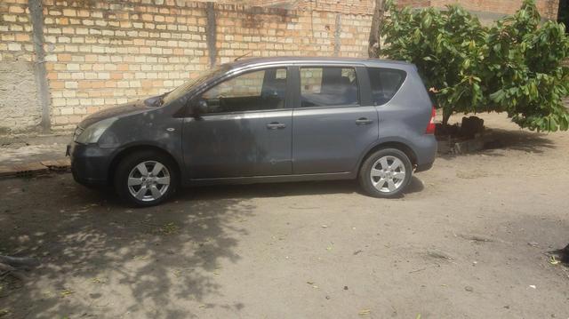 Vendo Livina 1.8 aut. 85.000 km rodados - Foto 2