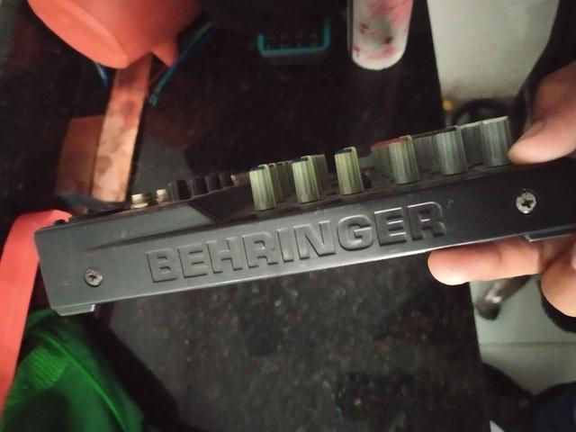 Mesa Behringer 1202 - Foto 2