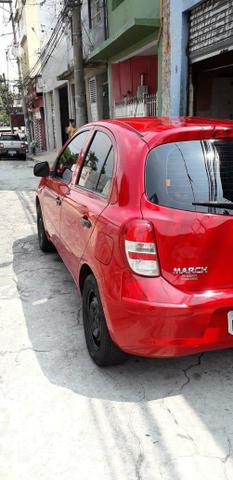Vende-se Nissan March 1.0 Flex ano2013 - Foto 3