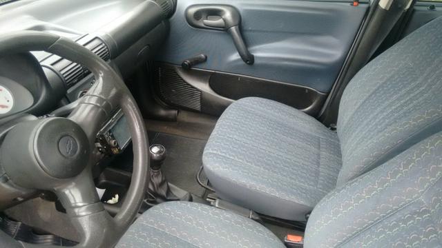 Vendo Corsa sedan ano 2000 básico 1.0 8v - Foto 4