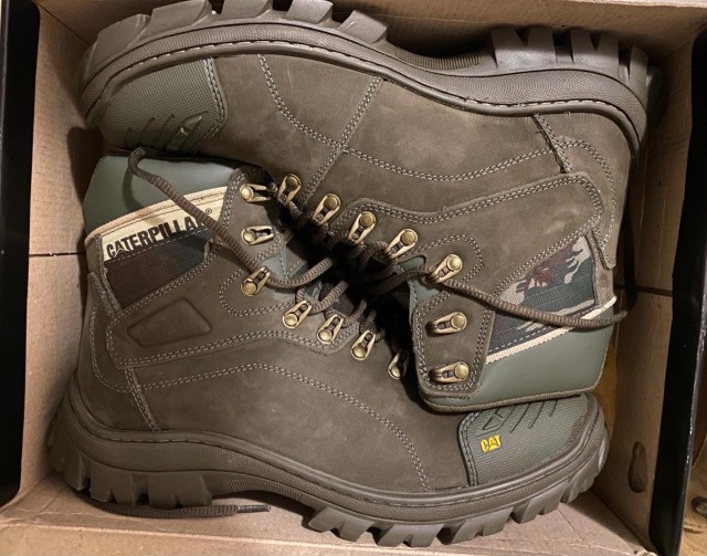 bota caterpillar 9820