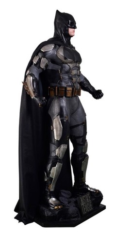 Estatua boneco Batman tactical 1/1 tamanho real Dc Comics ñ sideshow iron  xm studios - Hobbies e coleções - Praia do Canto, Vitória 1034696747 | OLX