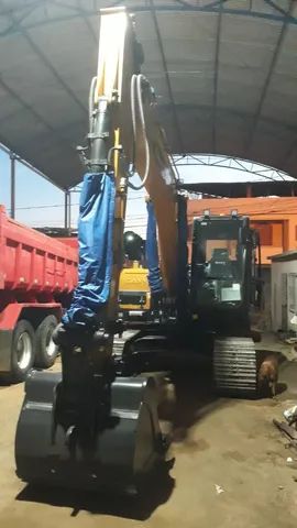 Aluguel de escavadeira Hidráulica.