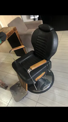 Poltrona Barber Pro Capitonê Premium Reclinável - Prismec Móveis -  Indústria & Comércio