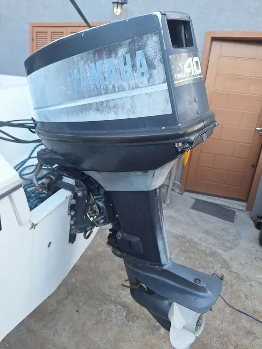 Lancha de fibra de vidro com motor 40 HP, 2 tempos revisado - Foto 4