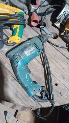 FURADEIRA MAKITA 220V COM DEFEITO R$ 100,00
