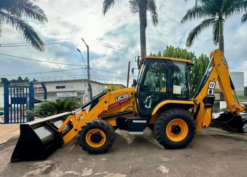 Retroescavadeira JCB 3CX