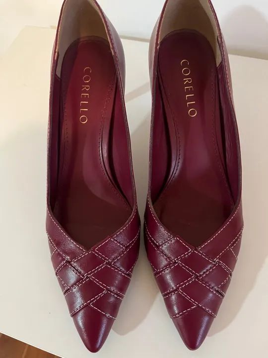 Scarpin Corello novinho lindo 36 vinho  - Foto 4