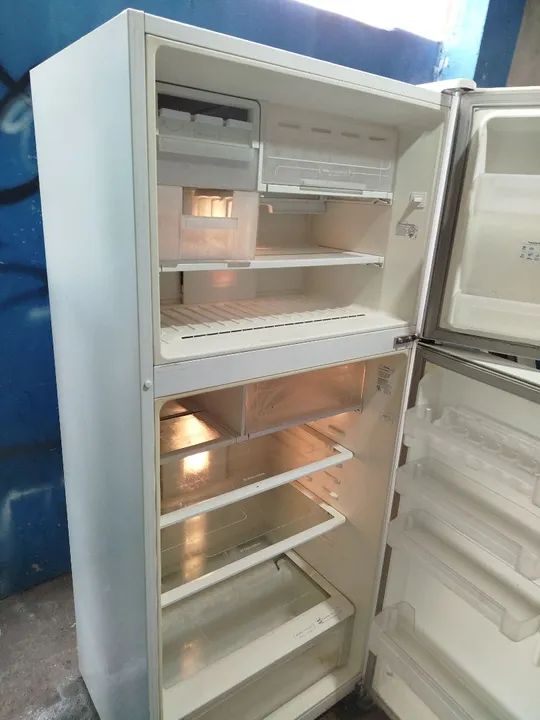 Geladeira Duplex Electrolux 220 vts - Foto 3