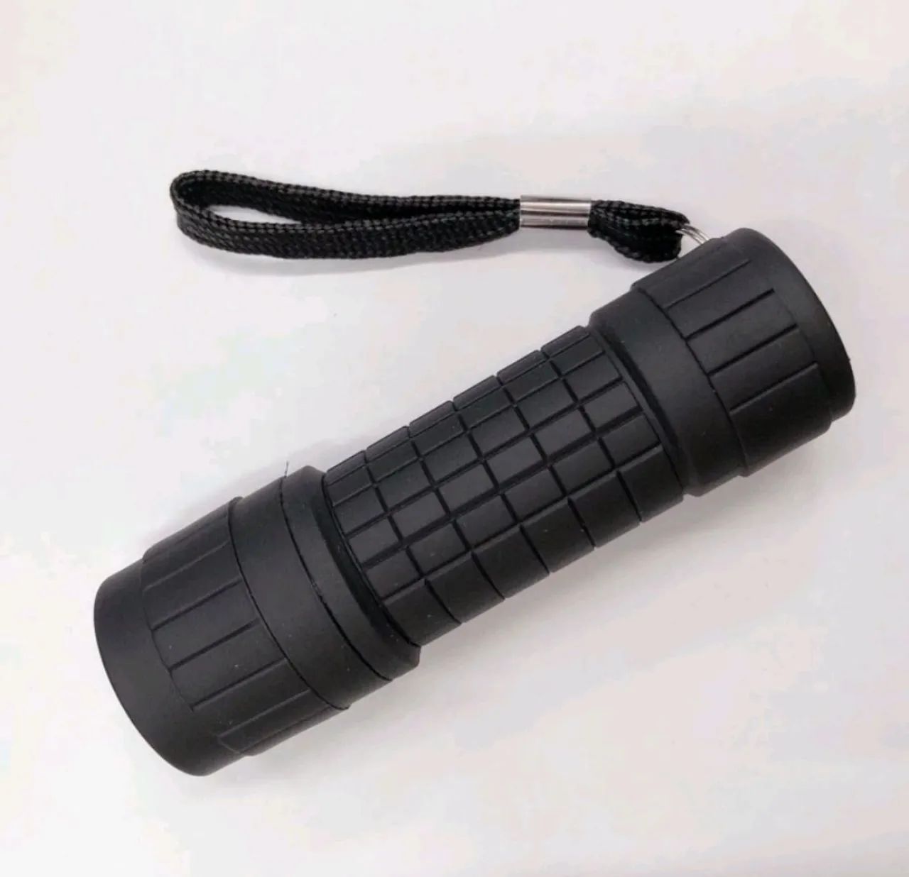 LANTERNA SOBREVIVENCIA A PROVA DE AGUA A PILHAS - Foto 5