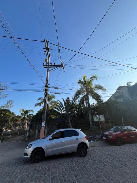 Vendo terreno com casa de luxo no Lagomar 