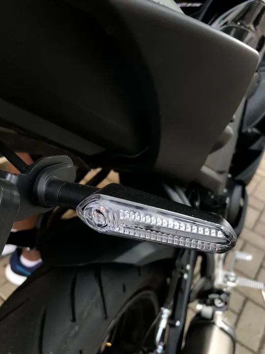 YAMAHA YZF R15 2024/2024 - Foto 4